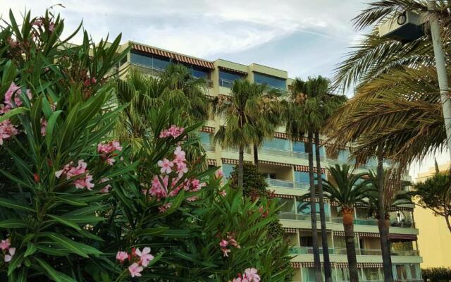 Sea Front Apartment Cannes