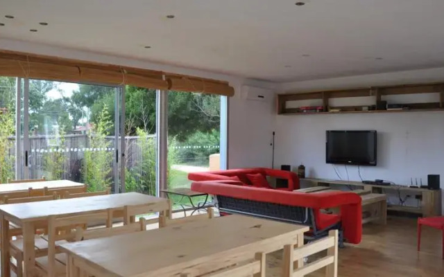 Rojo y Negro Hostel - Posada