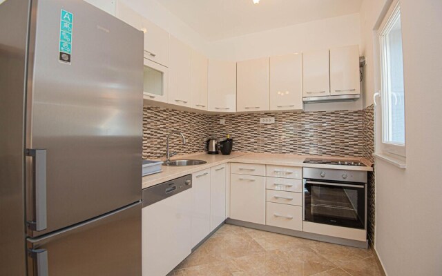 Beautiful Home in Grebastica With 4 Bedrooms and Wifi