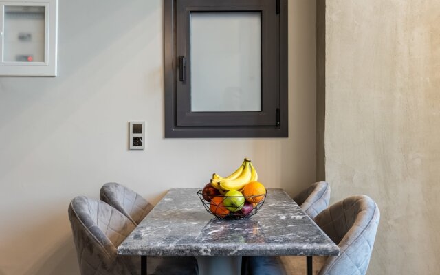 Ventiri Lofts - Luxury Duplex w Private Garden