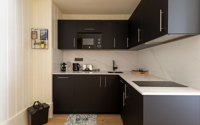 Bilbao Metropolitan Apartments by Urban Hosts