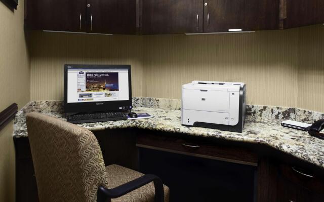 Hampton Inn & Suites Bakersfield/Hwy 58, CA