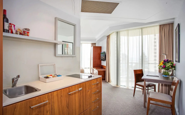 Mantra Legends Hotel