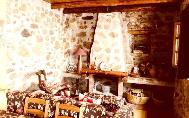 House With 2 Bedrooms in Benaocaz, With Wifi
