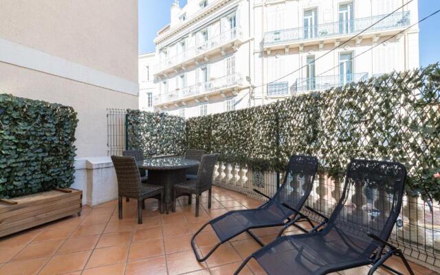 Bourgeois 3 bdrs & Large Terrace - 5mn from le Palaisdowtown