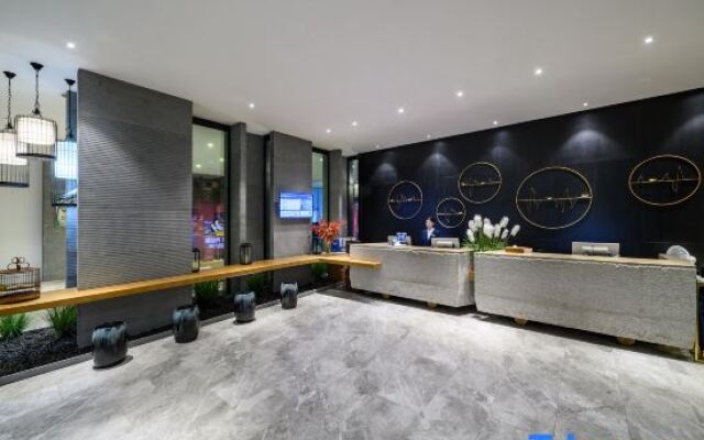 Xiadou Hotel (Nanning Nanhu Square Metro Station Store)