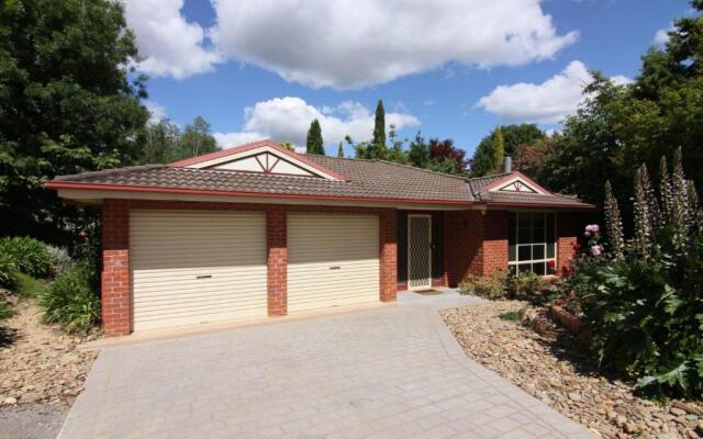 12 Mount Porepunkah Road