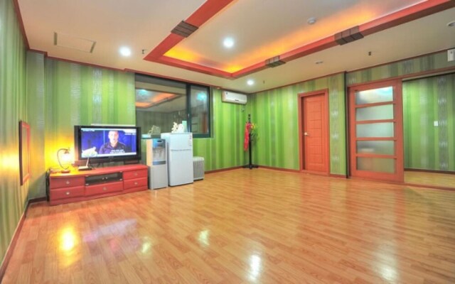 Boryeong Aroma Pensiontel