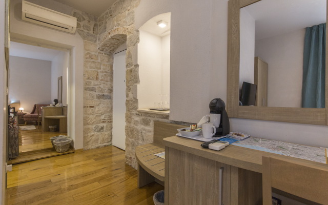 Tifani Luxury Rooms