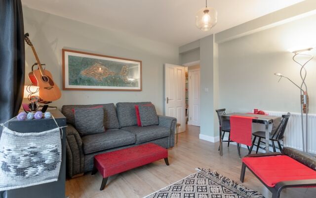 Colourful 2 Bedroom Apartment in Shoreditch