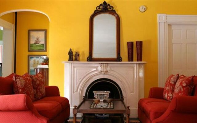 Brambles Inn & Gardens