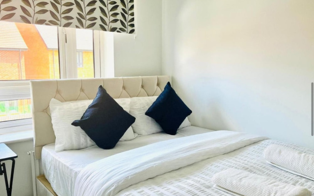 Honeybee Haven Retreat - 3 Bed House