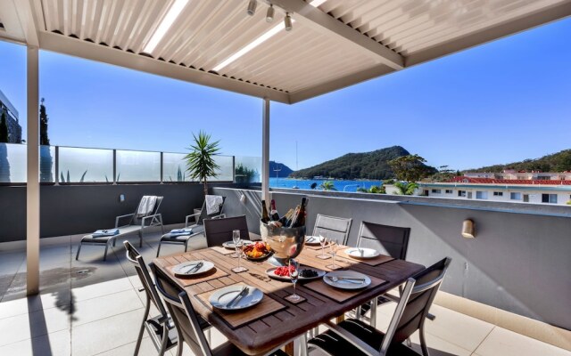 Aura 13 - Shoal Bay