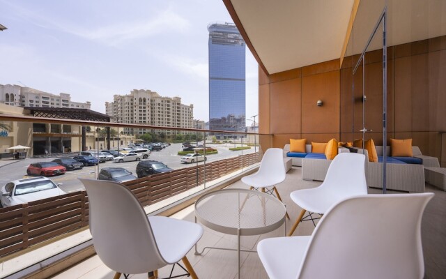 Modern beachfront 1BR apartment