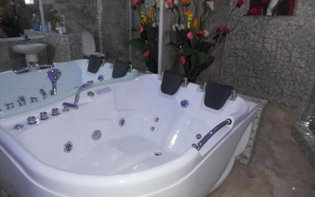 Gold Crown international Hotel