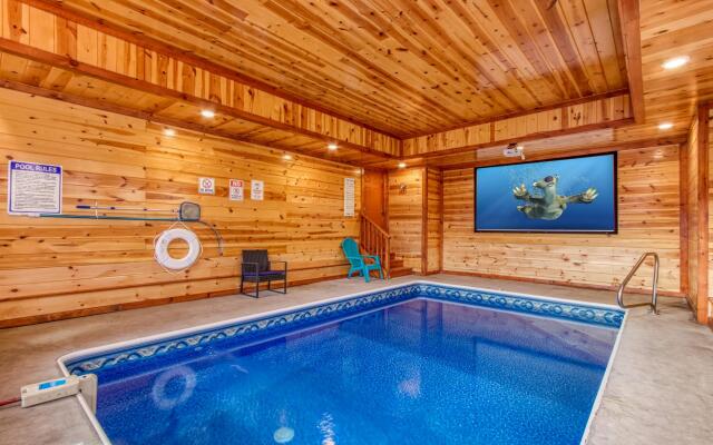 Paradise Point Pool Lodge