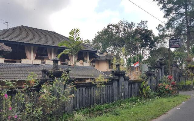 OYO 90017 Villa Mawar Asri Syariah