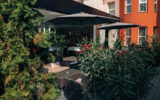 V&P HOTEL & Restaurant