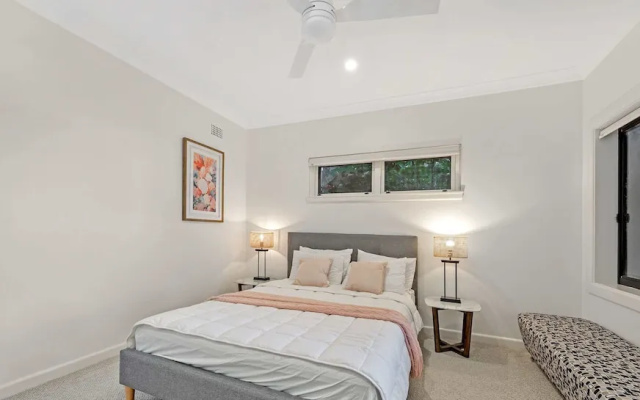 Metawise Luxe 6 Bed Ocean View Family Home in Seaforth – Guest Rooms – Sydney