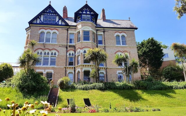 Westwell Hall
