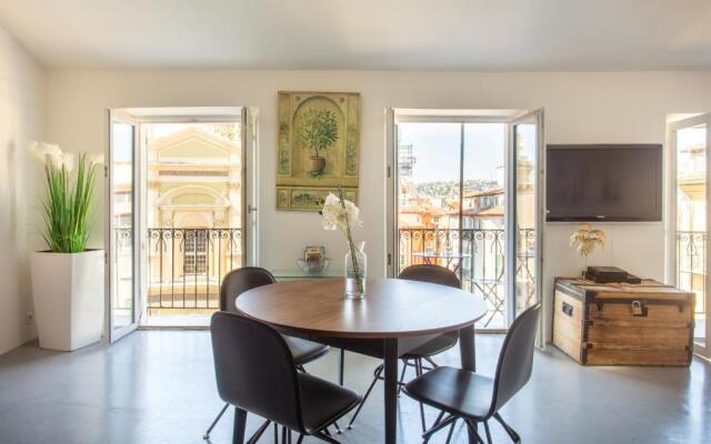 Ross 5- F2, Lumineux, Balcon, Loft, Clim, Vieux-Nice