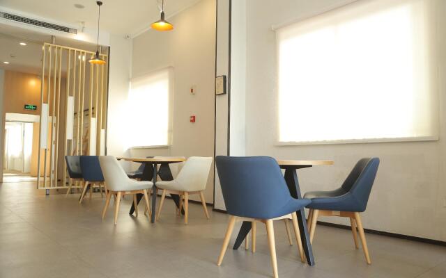 Hanting Hotel Nanchang Zhenxing Avenue Metro Station