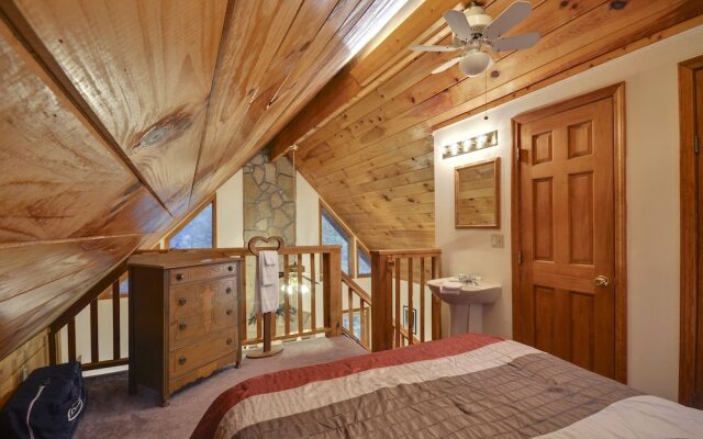 The Honeymooner 1 Bedroom Cabin