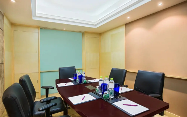 Golden Eagle Crown Executive Apartment