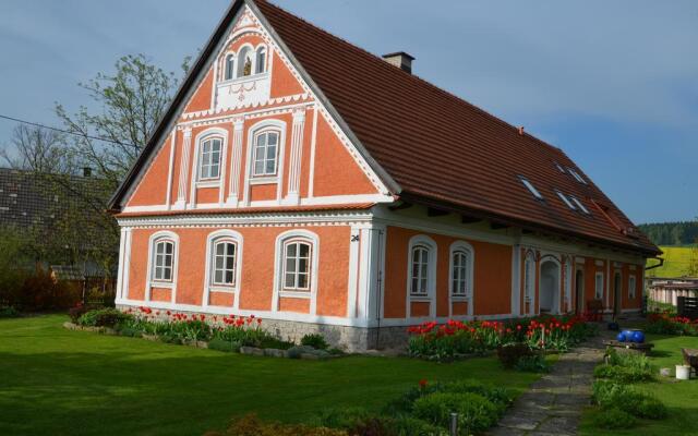 Růžová chalupa u Šimánků