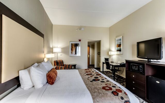 Holiday Inn Express & Suites Cedar Falls - Waterloo by IHG