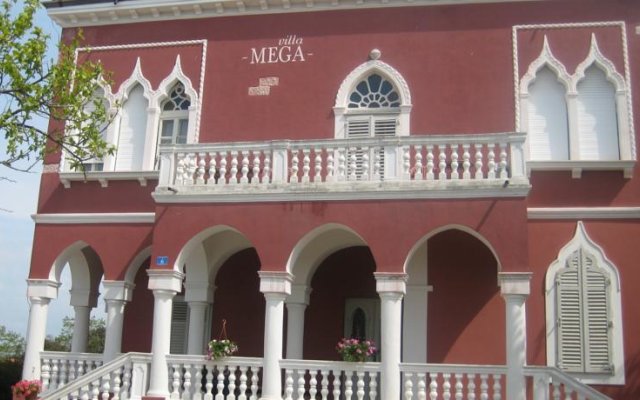 Villa Mega