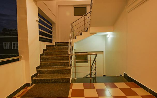 FabHotel Greenwood Stays