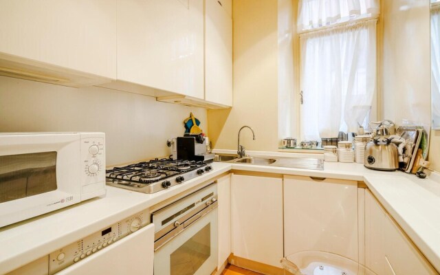 Stunning Apartment in Roma With Wifi and 2 Bedrooms
