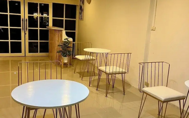 Comfy Crib Hostel 2