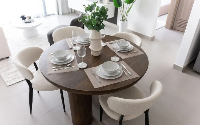 Modern Aesthetic 1-bedroom Apartment in Dubai Hills