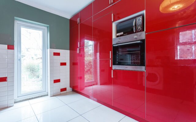 Shirley House Self Catering Guest House, 5 min Drive to Cruise Ship Terminals and City Centre