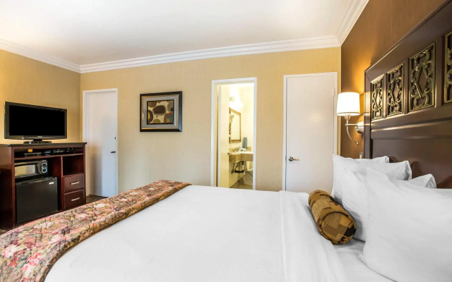 Inn at 50 at Long Beach Convention Center
