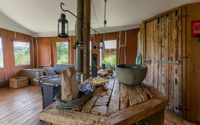 Unique, Comfortable Tent Houses on a Small Holiday Park a 5 Minute Walk From the sea