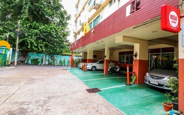 NIDA Rooms Sathorn 170 Embassy