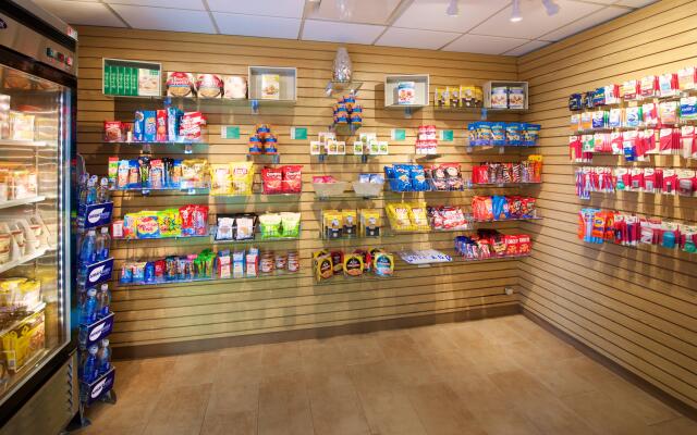 Holiday Inn & Suites Chicago - Downtown by IHG