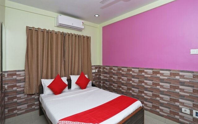 OYO 14818 Sudarshan Apartment