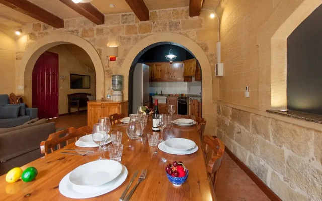 Gozitan Farmhouse Pool &amp; Jacuzzi - PP 2
