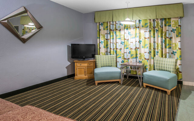 Rodeway Inn & Suites Winter Haven Chain Of Lakes