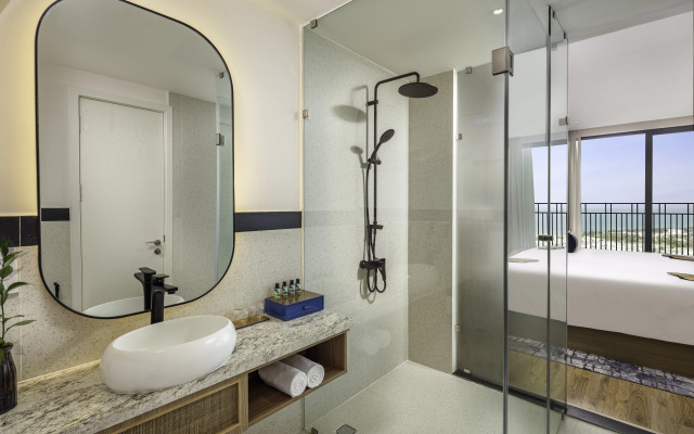 Wyndham Hoi An Royal Beachfront Resort & Villas
