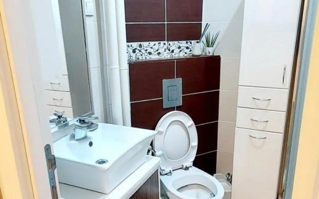 High White Apartments