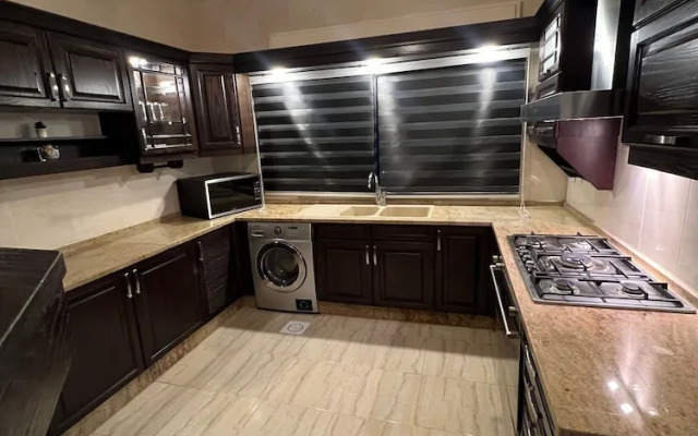 3 Bedroom Apartment Of 200 Square M With Terrace