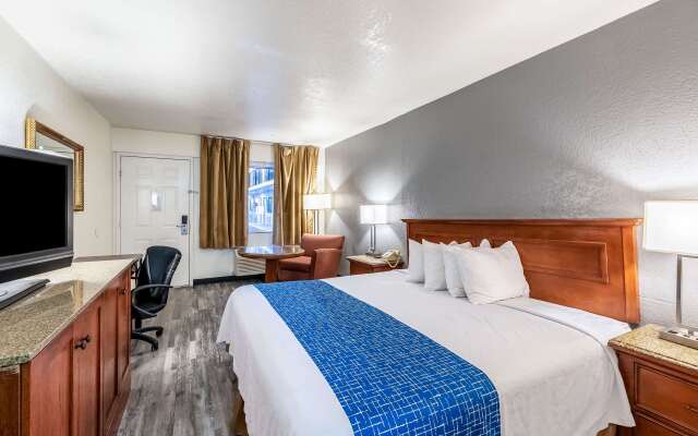 Econo Lodge Phoenix North I-17