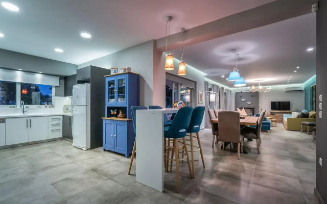 Rivazzurra Luxury BeachFront Villa