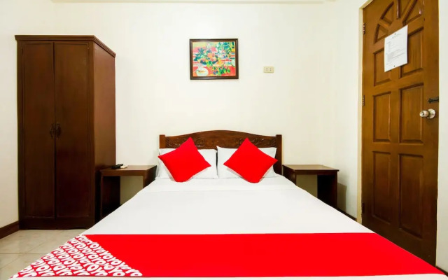 OYO 409 Bans Beach Resort