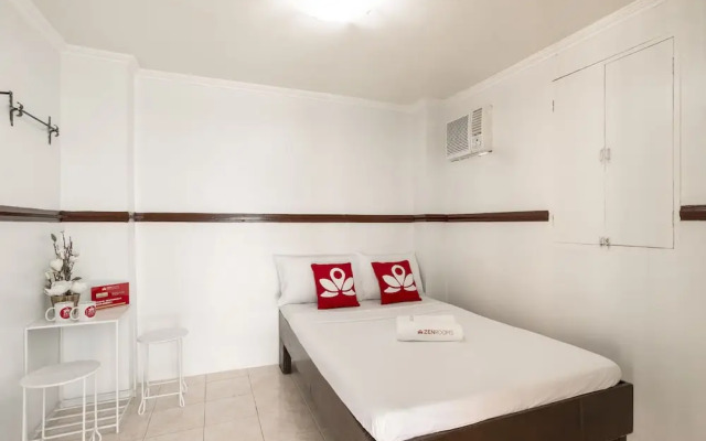 City Smiles Apartelle by OYO Rooms